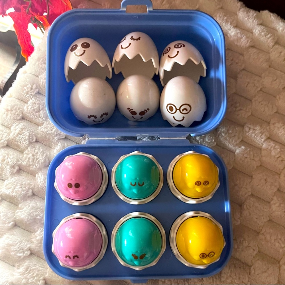 TOMY Toomies Hide N Squeak Egg Shape Sorting Play Set Sensory Play Educational